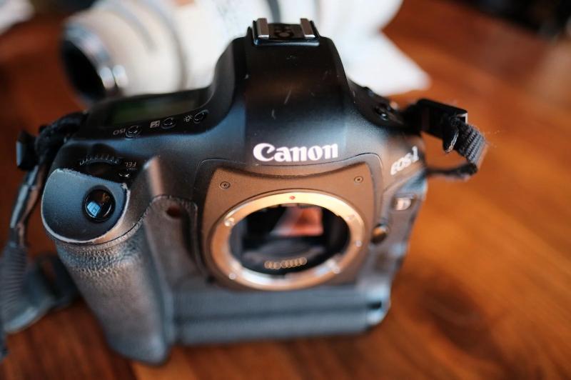 MÁY ẢNH CANON EOS 1D MARK IV