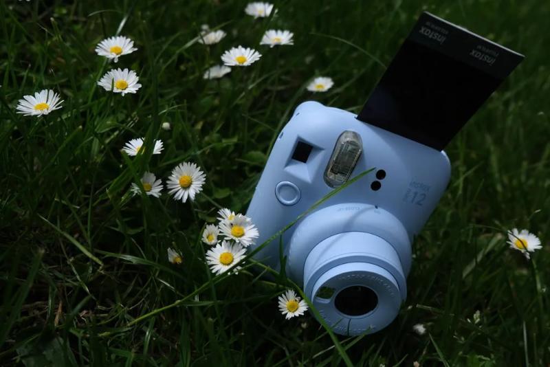 FUJIFILM INSTAX MINI 12 (MINT GREEN) – chính hãng