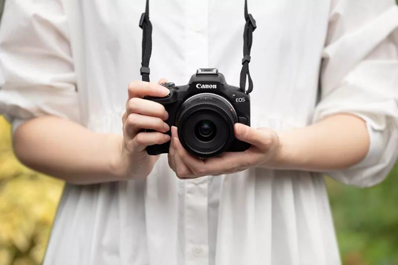 Canon EOS R50 kèm RF 50mm F1.8 STM | Chính hãng