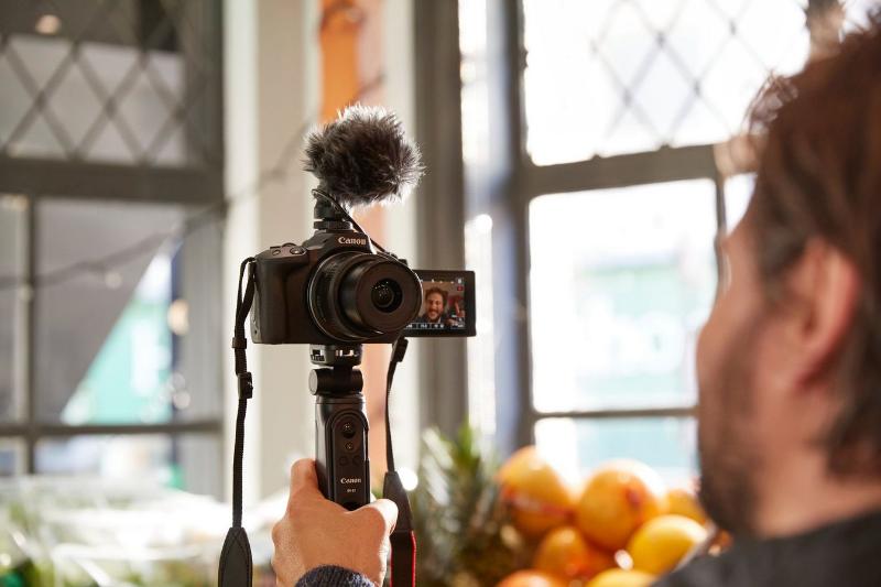 Canon EOS R50 kèm Lens Canon RF-S 18-45mm f/4.5-6.3 IS STM + RF 50mm f/1.8 STM | Chính Hãng