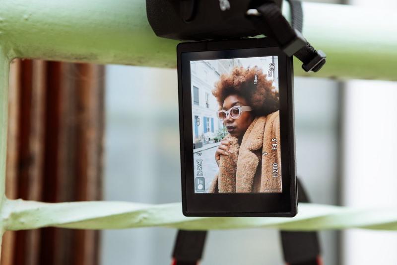 Canon EOS R50 kèm Lens Canon RF-S 18-45mm f/4.5-6.3 IS STM + RF 50mm f/1.8 STM | Chính Hãng